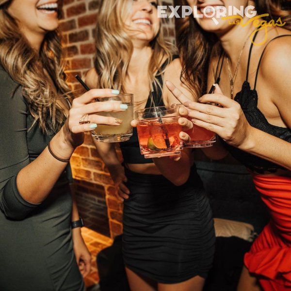 drinks-at-on-the-record