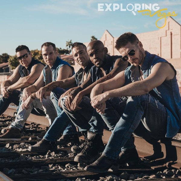 male-revue-dancers